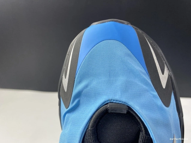 Boost Yeezy 700 MNVN 'Bright GZ3079 Cyan' ADIDAS 0814